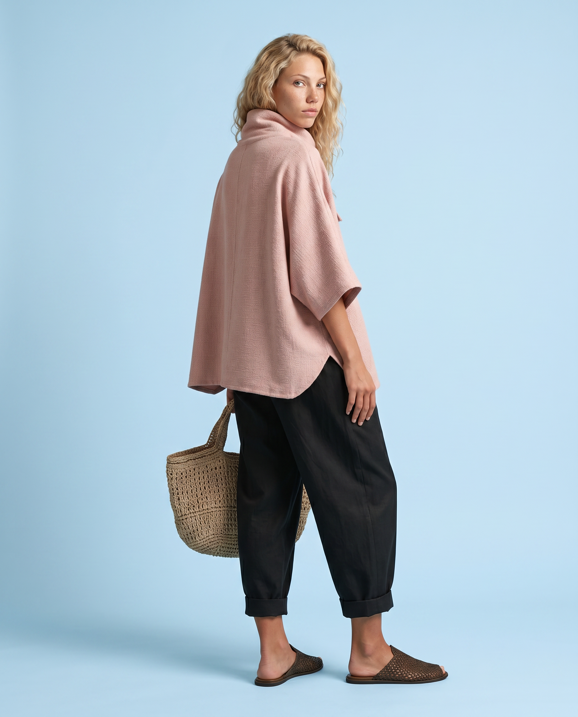 Relaxed Tapered Trousers with Side Pockets